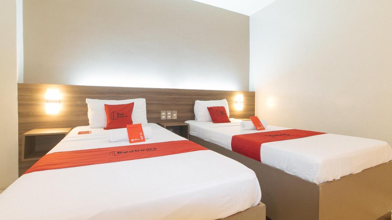 Reddoorz At V Plaza Hotel Manila Dış mekan fotoğraf