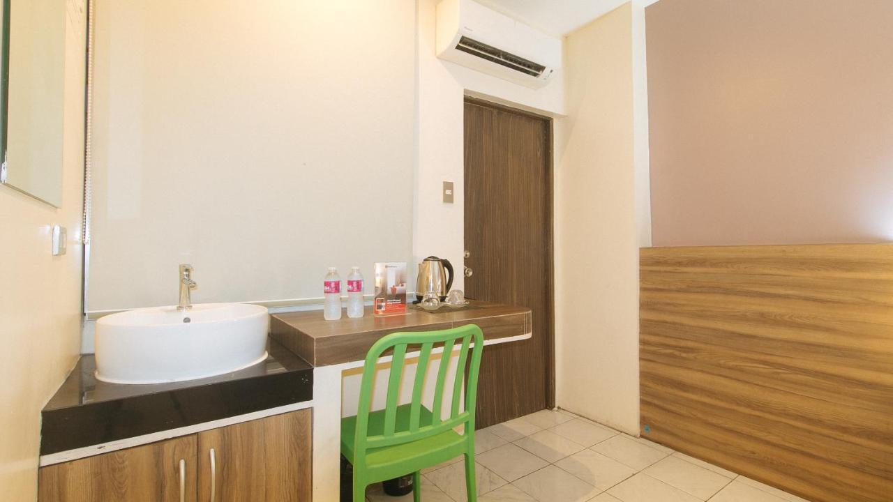 Reddoorz At V Plaza Hotel Manila Dış mekan fotoğraf